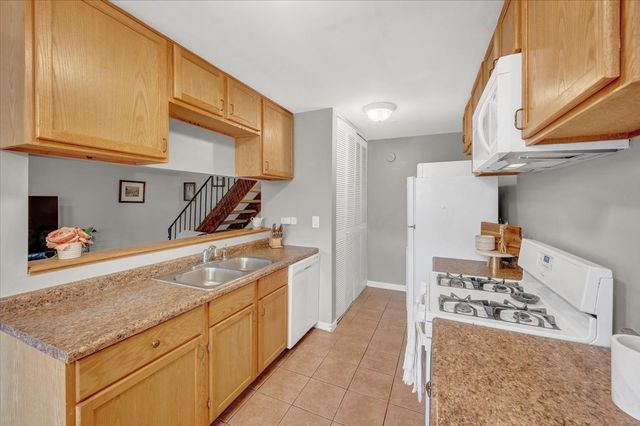 485 James Court C, Glendale Heights, IL 60139