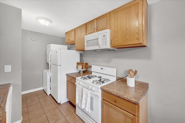 485 James Court C, Glendale Heights, IL 60139