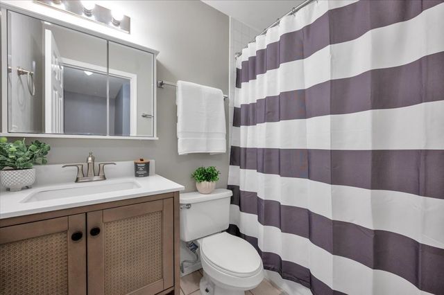 485 James Court C, Glendale Heights, IL 60139