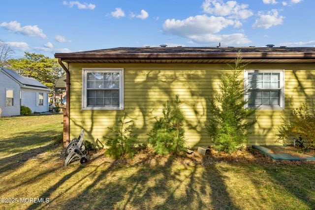 7B Greenwood Lane 62, Whiting, NJ 08759