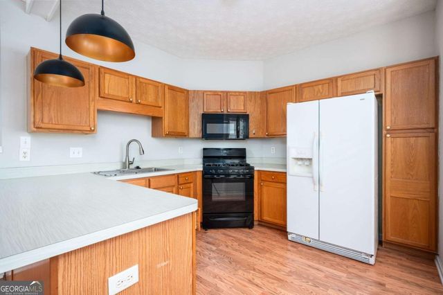 2580 Thorngate Way, Acworth, GA 30101