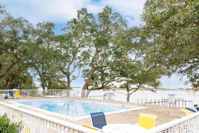 209 W Miracle Strip Parkway, APT B302, Mary Esther, FL 32569