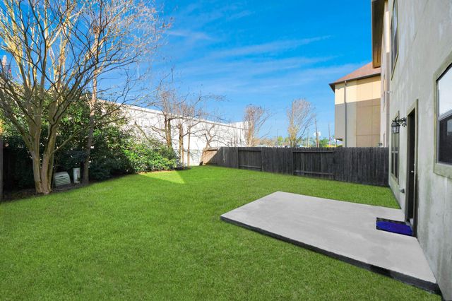 2707 Kings Retreat Circle, Houston, TX 77345