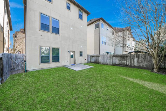 2707 Kings Retreat Circle, Houston, TX 77345