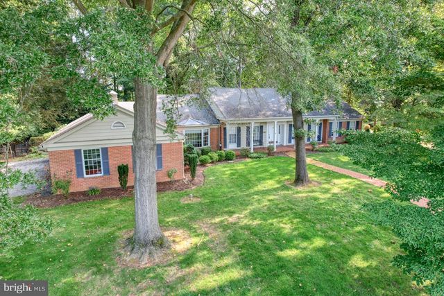 5 STUART DR, Dover, DE 19901