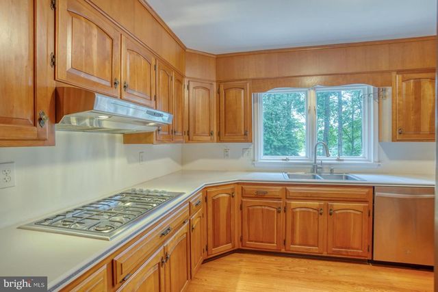 5 STUART DR, Dover, DE 19901