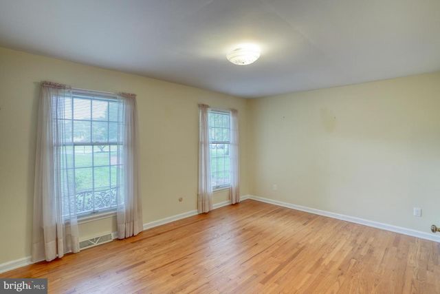 5 STUART DR, Dover, DE 19901