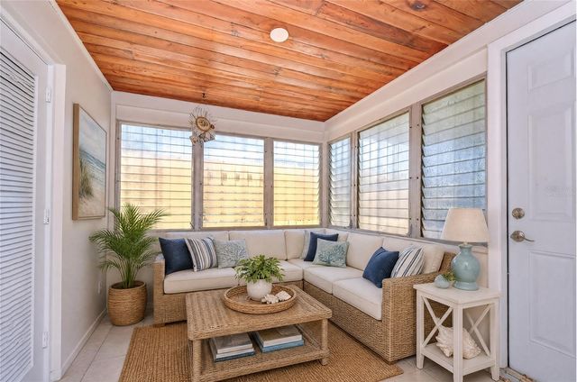 190 73RD AVENUE C, St Pete Beach, FL 33706