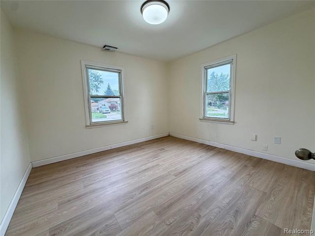 8044 Fremont Street, Westland, MI 48185