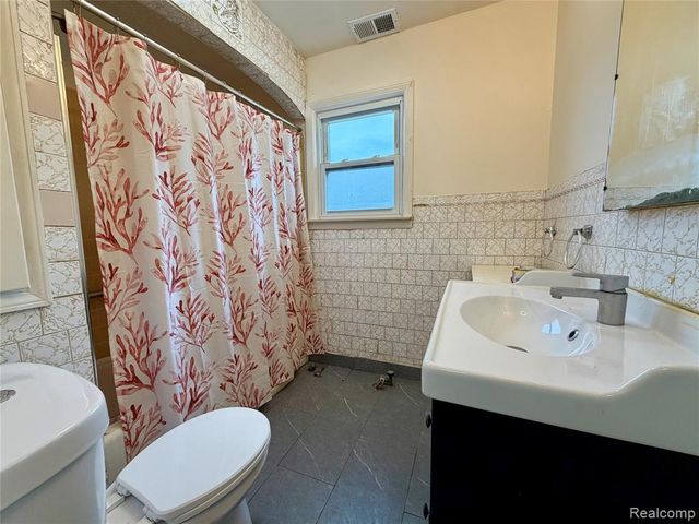 8044 Fremont Street, Westland, MI 48185