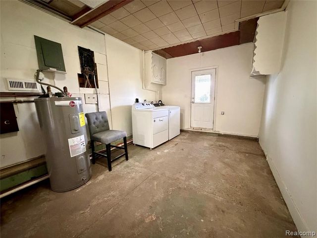 8044 Fremont Street, Westland, MI 48185
