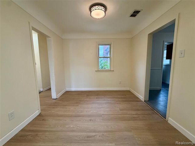 8044 Fremont Street, Westland, MI 48185