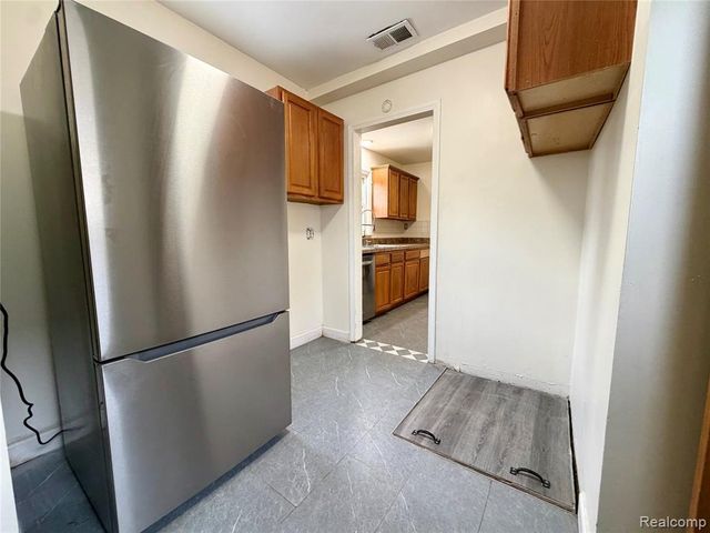8044 Fremont Street, Westland, MI 48185