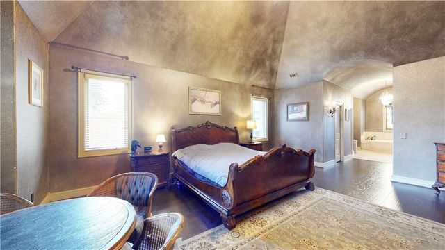 301 SW Beaujolet Street, Bentonville, AR 72712