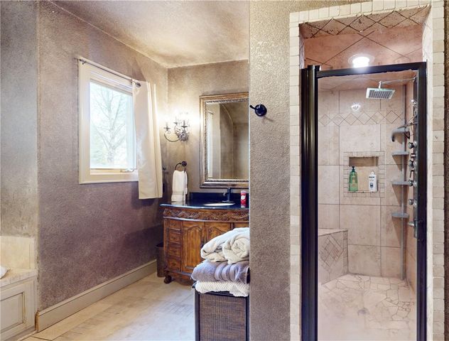 301 SW Beaujolet Street, Bentonville, AR 72712