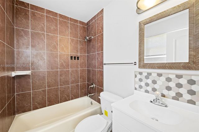 864 NW 16th Terrace, Fort Lauderdale, FL 33311