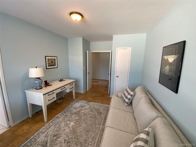 27110 Grand Central Parkway 1E, Floral Park, NY 11005