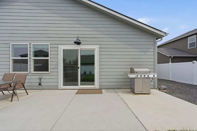 8515 W Silver St, Cheney, WA 99004
