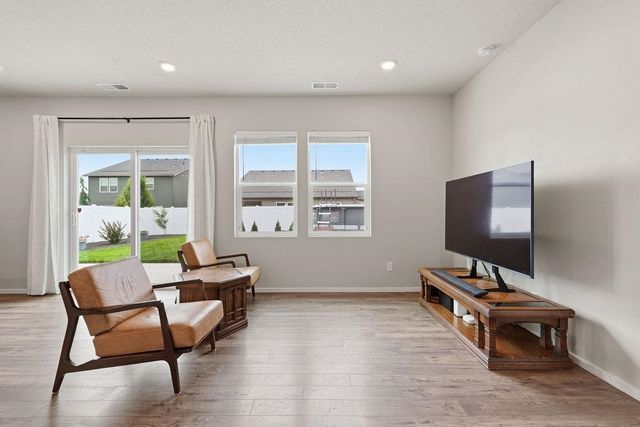 8515 W Silver St, Cheney, WA 99004