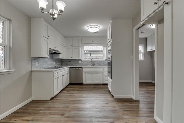 2620 Berkshire Way, The Village, OK 73120