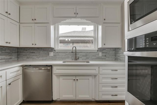 2620 Berkshire Way, The Village, OK 73120