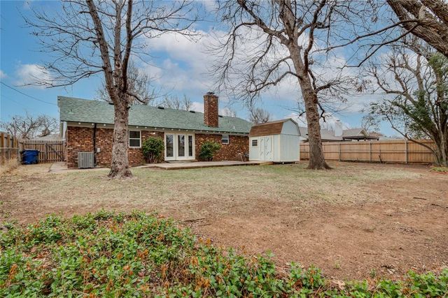 2620 Berkshire Way, The Village, OK 73120