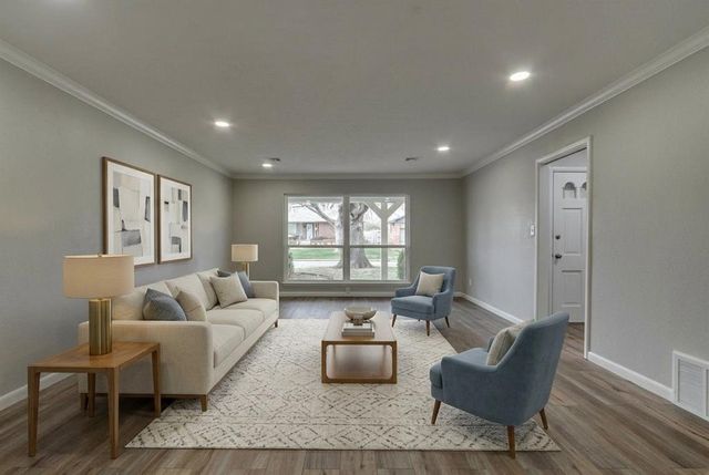 2620 Berkshire Way, The Village, OK 73120