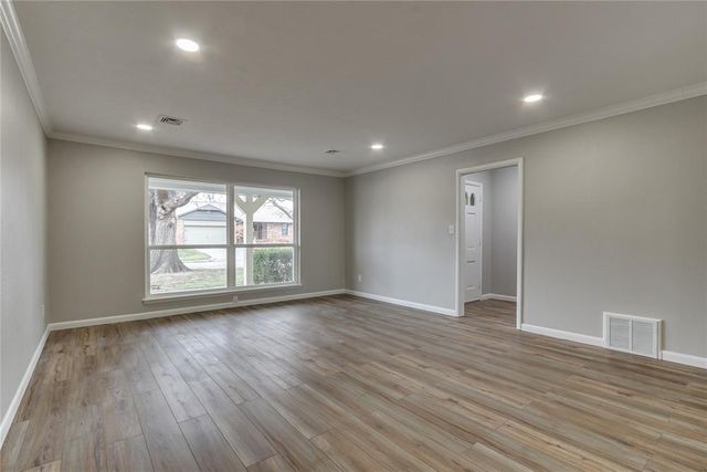 2620 Berkshire Way, The Village, OK 73120