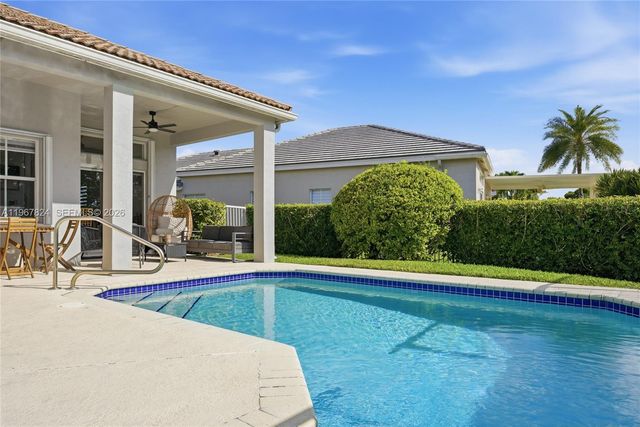 4351 Foxtail Ln, Weston, FL 33331