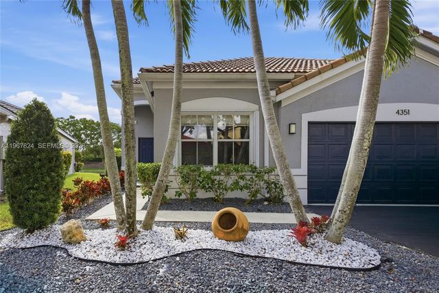 4351 Foxtail Ln, Weston, FL 33331