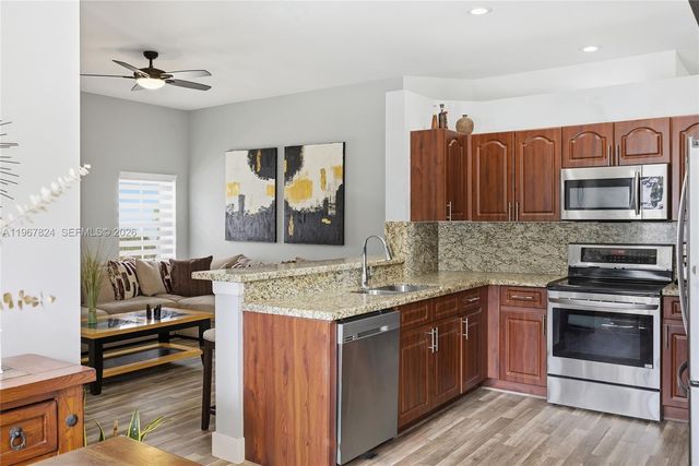 4351 Foxtail Ln, Weston, FL 33331