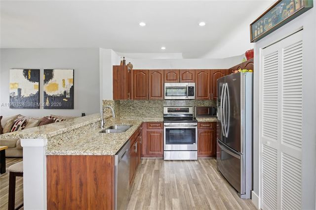 4351 Foxtail Ln, Weston, FL 33331