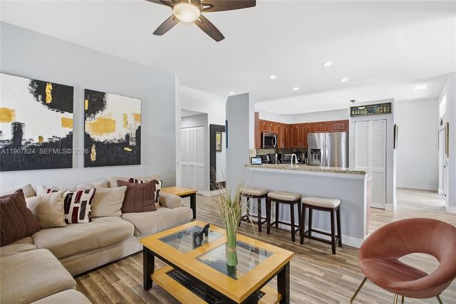 4351 Foxtail Ln, Weston, FL 33331