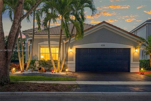 4351 Foxtail Ln, Weston, FL 33331