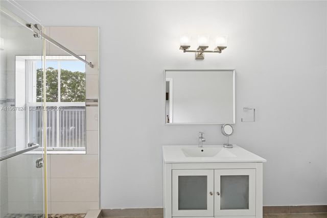 4351 Foxtail Ln, Weston, FL 33331