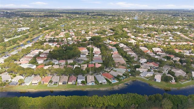 4351 Foxtail Ln, Weston, FL 33331