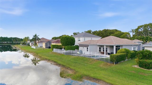 4351 Foxtail Ln, Weston, FL 33331