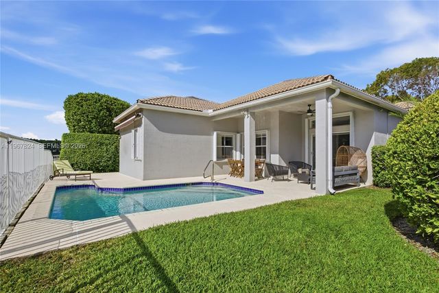 4351 Foxtail Ln, Weston, FL 33331