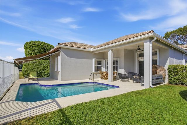 4351 Foxtail Ln, Weston, FL 33331