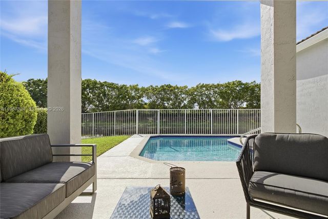 4351 Foxtail Ln, Weston, FL 33331