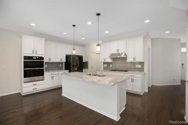 43583 Chancellor Lane, Novi, MI 48375