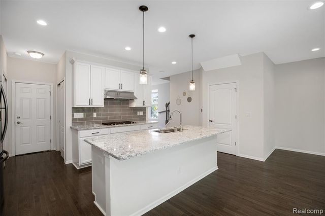 43583 Chancellor Lane, Novi, MI 48375