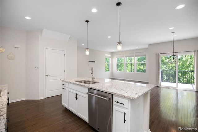 43583 Chancellor Lane, Novi, MI 48375