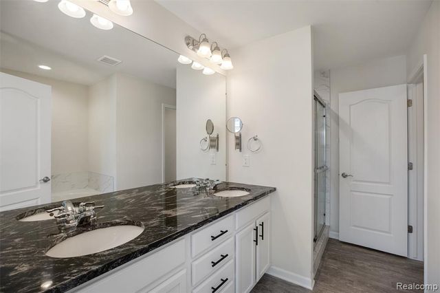 43583 Chancellor Lane, Novi, MI 48375