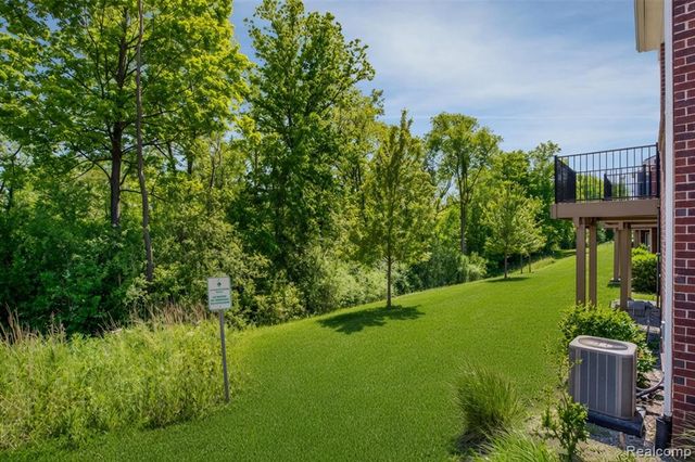 43583 Chancellor Lane, Novi, MI 48375