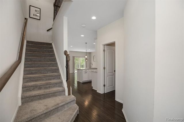 43583 Chancellor Lane, Novi, MI 48375