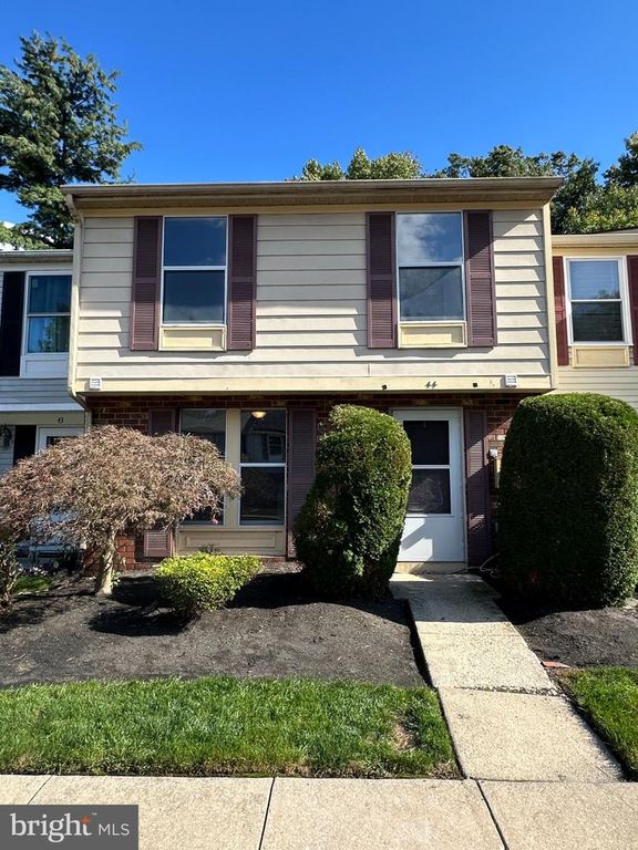 44 WATERVIEW CT, Marlton, NJ 08043