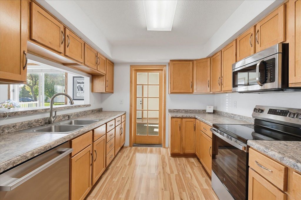 7698 157th Street W, Apple Valley, MN 55124 — photo 3