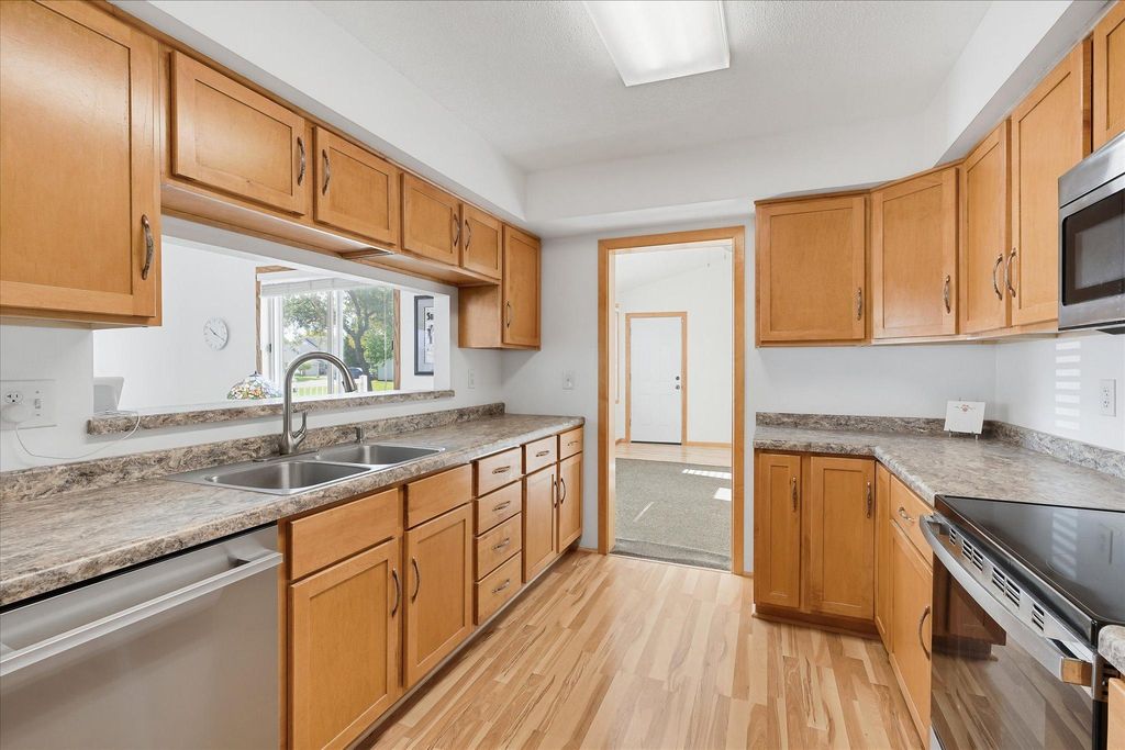 7698 157th Street W, Apple Valley, MN 55124 — photo 4