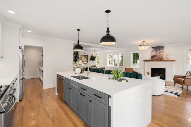 148 Main St, Waltham, MA 02453